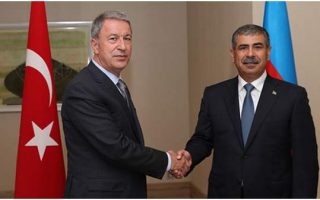 Türkiye ve Azerbaycan Savunma Bakanları Telefonda Görüştü