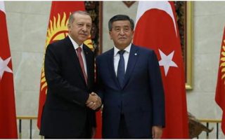 Türkiye ve Kırgızistan Cumhurbaşkanları Telefonla Görüştü