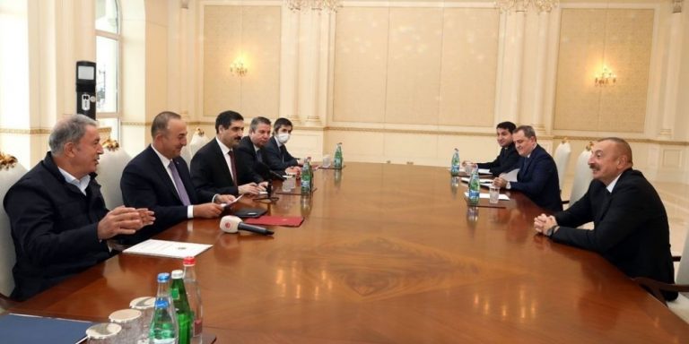Azerbaycan Cumhurbaşkanı Aliyev Çavuşoğlu ve Akar’ı Kabul Etti