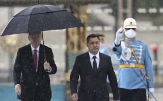Cumhurbaşkanı Erdoğan, Kırgızistan Cumhurbaşkanı Caparov’u Resmi Törenle Karşıladı