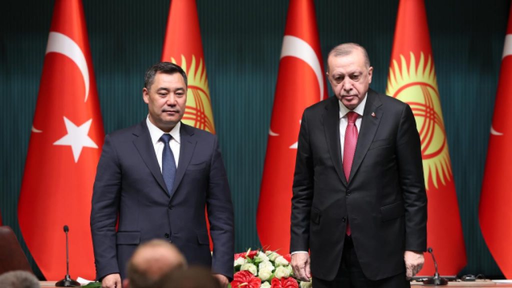 Kırgızistan Cumhurbaşkanı Caparov Cumhurbaşkanı Erdoğan’a Taziye Mesajı Gönderdi