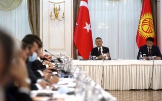 Cumhurbaşkanı Yardımcısı Oktay, Bişkek’te Türk İş İnsanlarıyla Bir Araya Geldi