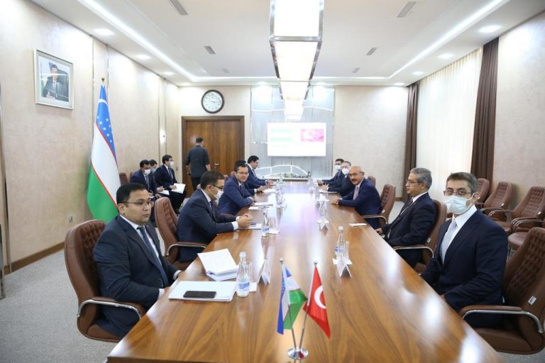 Bakan Elvan, Özbekistan Maliye Bakanı Ishmetov İle Görüştü
