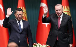 Cumhurbaşkanı Erdoğan Kırgızistan Cumhurbaşkanı Caparov İle Görüştü