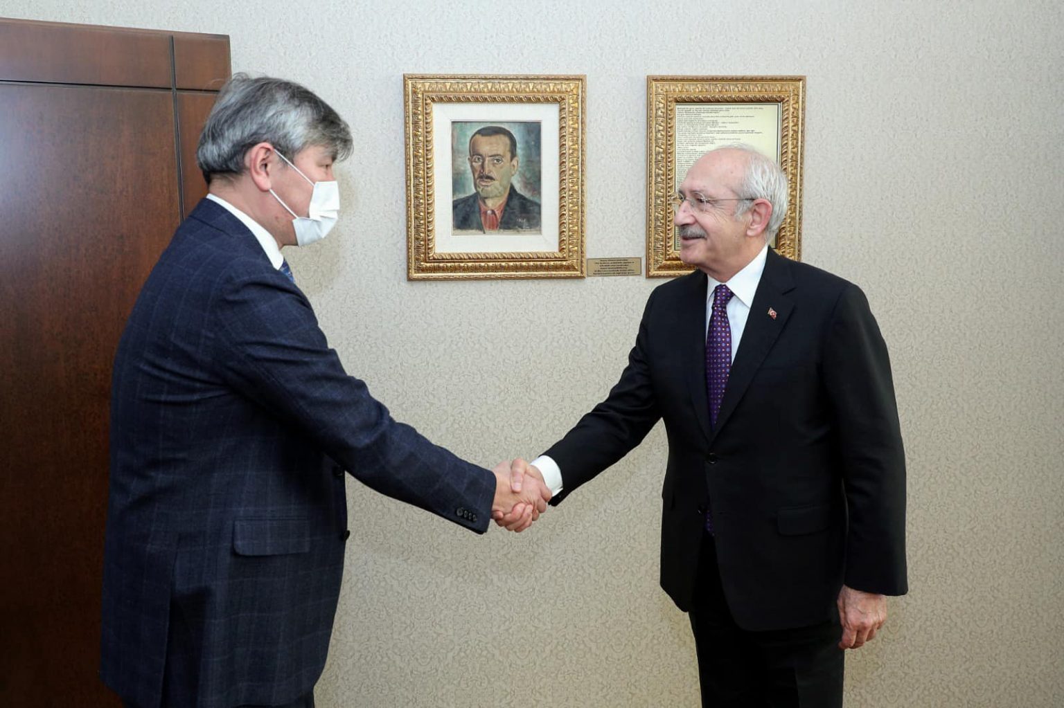 Abzal Saparbekuly CHP Genel Başkanı Kemal Kılıçdaroğlu ile Görüştü