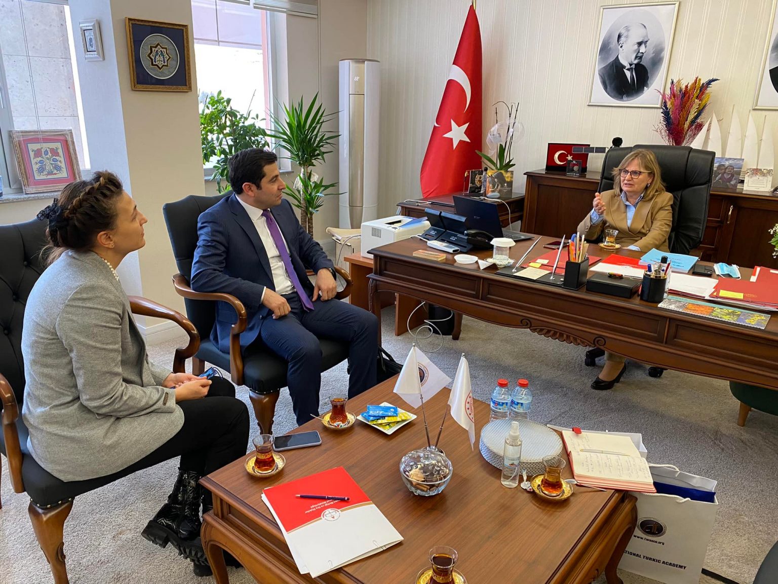 Türk Dünyası İçin Ortak Ders Kitapları Görüşüldü