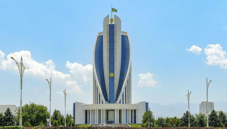 Aşkabat’ta İki Yeni Tıp Merkezi ve Bir Kültür Sarayı İnşa Edilecek