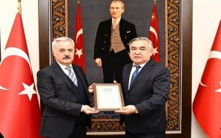 Özbekistan Büyükelçisi Azamhocayev, Isparta Valisi Seymenoğlu’nu Ziyaret Etti