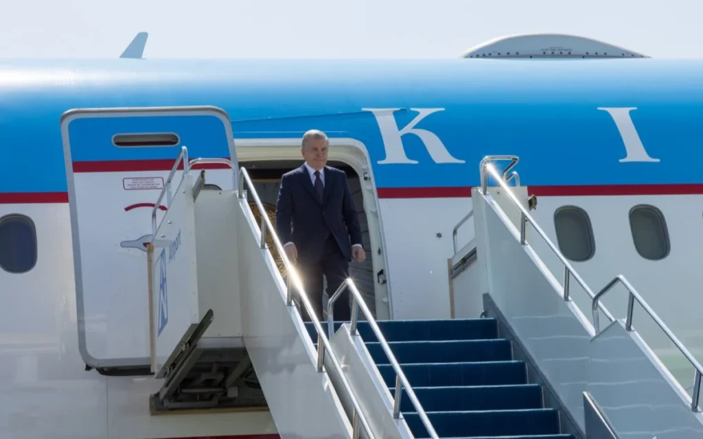 Şevket Mirziyoyev Astana’ya Geldi