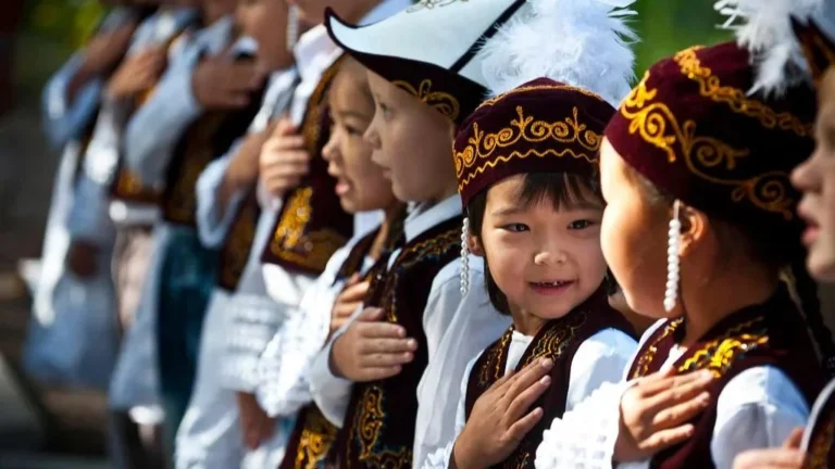 Kırgızistan Yeni Marşını Seçiyor