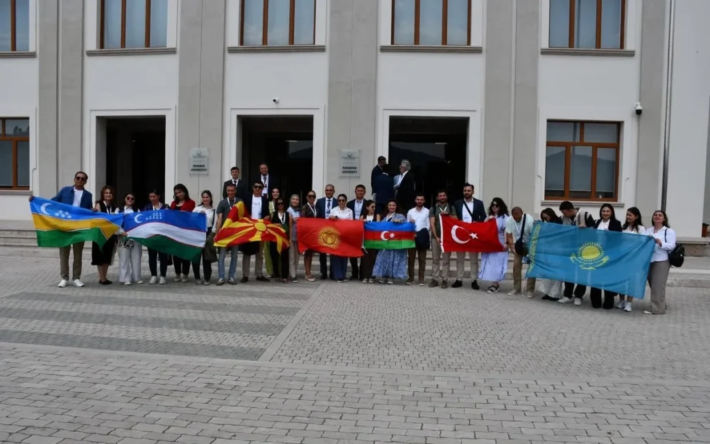 Azerbaycan’da Türkoloji Yaz Okulu Başladı