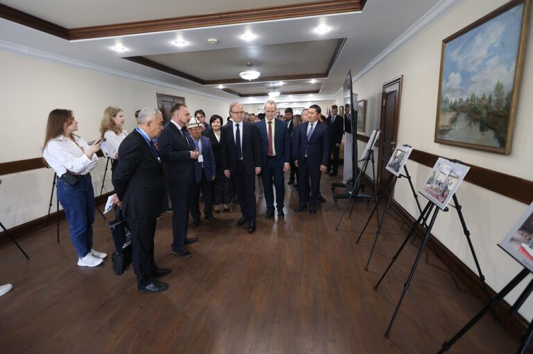 “Büyük Altay Bölgesinde Slav-Türk Dünyası: Tarih ve Modernite” Başlıklı Forum Düzenlendi