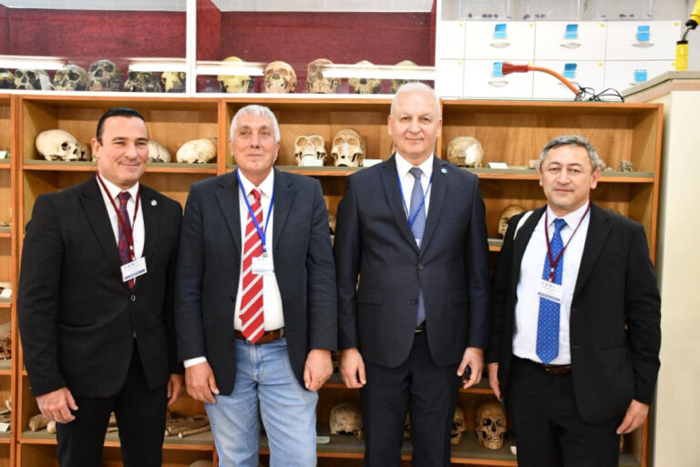 Türk Dünyasından Arkeologlar Hacettepe Üniversitesi Laboratuvarlarını Ziyaret Etti
