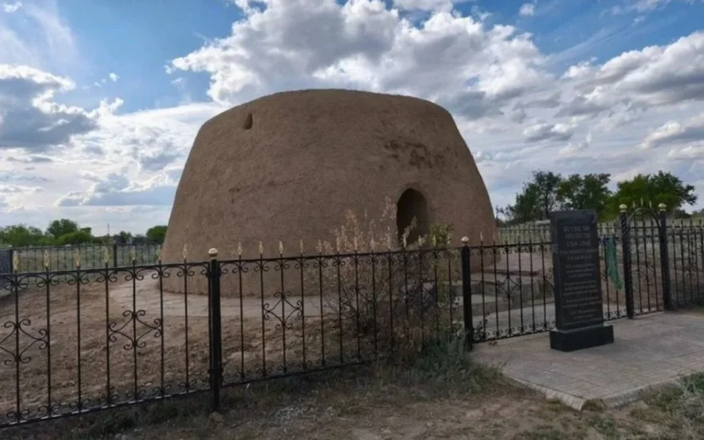 Karaganda Bölgesinde Beş Antik Türbe Restore Ediliyor