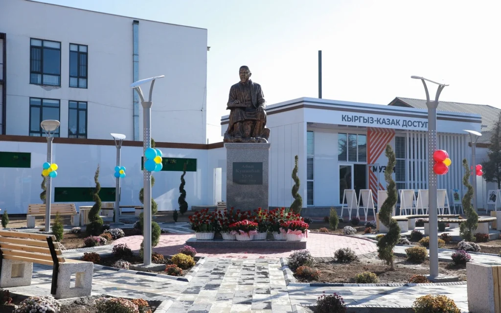 Kırgızistan’ın Oş kentinde Abay Kunanbayev’e Adanmış Bir cadde, Anıt ve Müze Açıldı