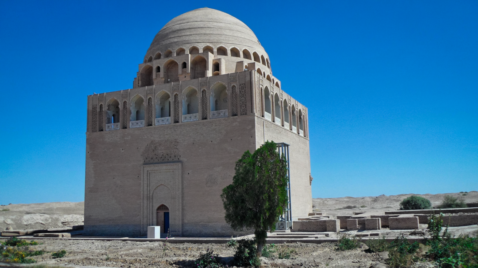 Sultan Sencer Türbesi – Merv