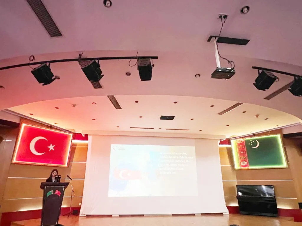 Türk Dilleri Ailesi Günü Töreni Aşkabat’ta Gerçekleşti