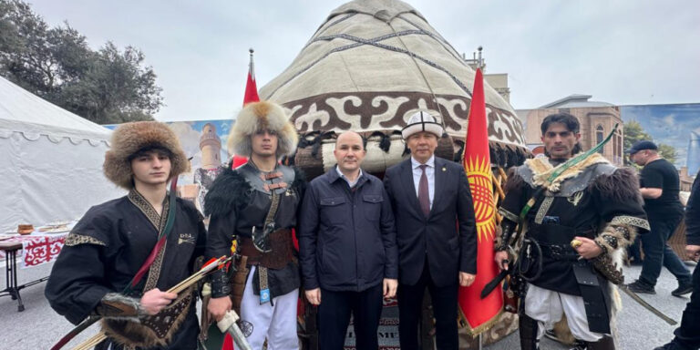 Kırgızistan’ın Kültürel Mirası Bakü’de Sergileniyor
