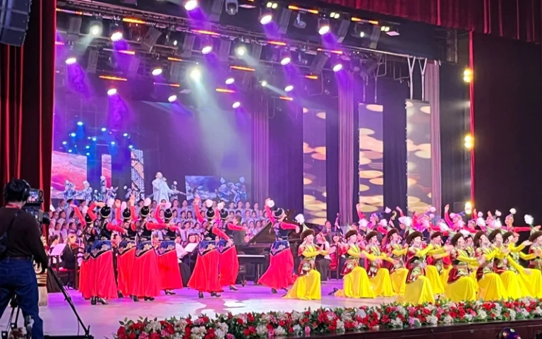 Kazakistan’dan Bişkek’te Güçlü Gösteri