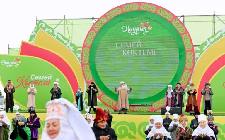 Semey’de Nevruznama On Günlüğü “Semey Köktemi” Festivali ile Başladı