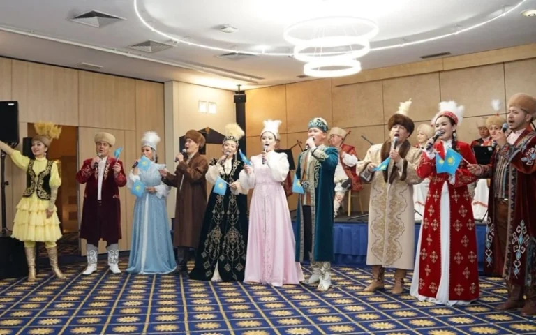 Şanyraq Fest: Kazak Müziği Lüksemburg’da Büyük Beğeni Topladı